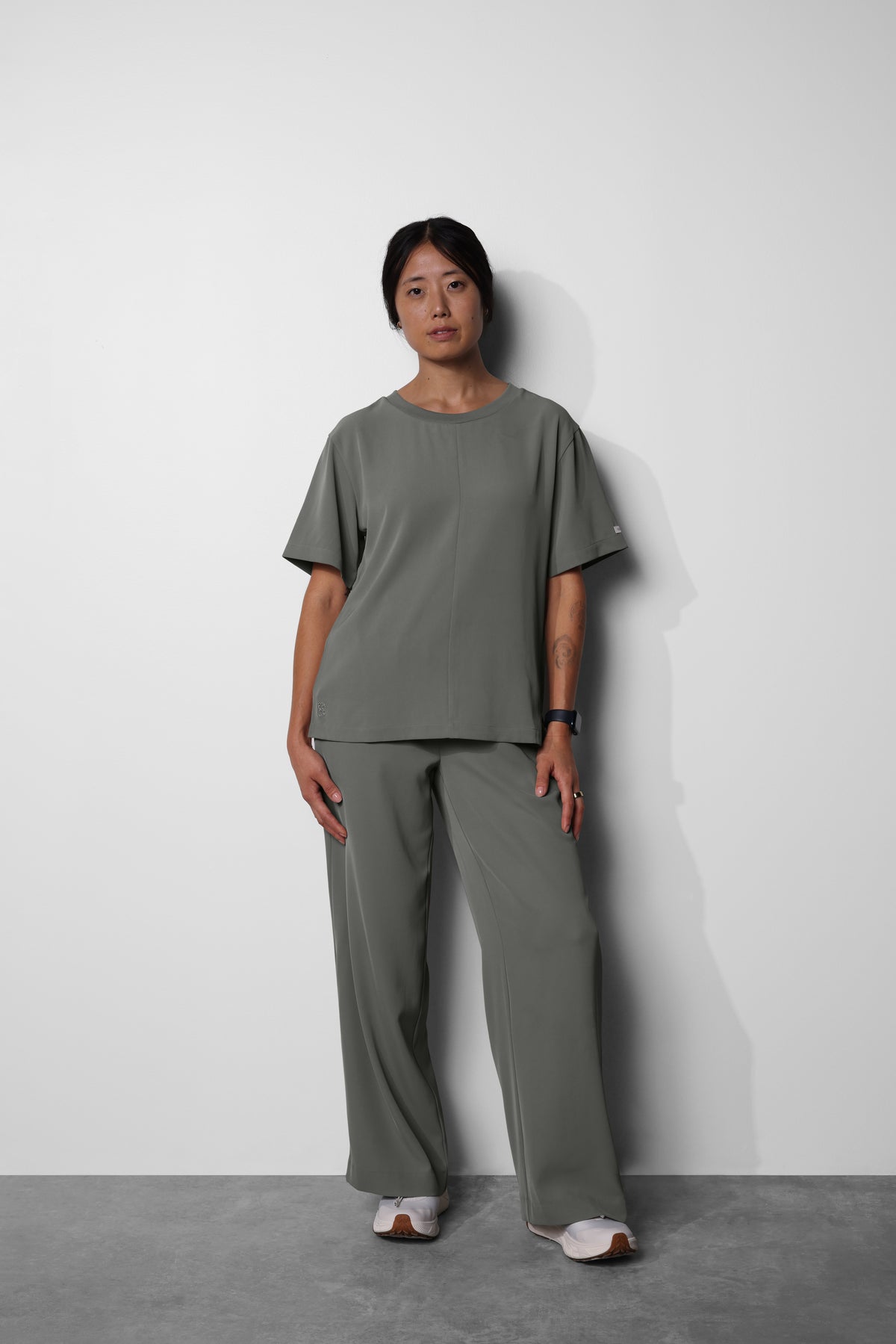 Women's No.34 Short Sleeve Crew Neck Scrub Top in PerformaCREPE