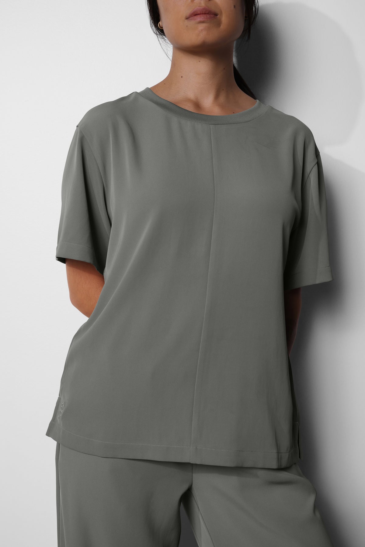Women's No.34 Short Sleeve Crew Neck Scrub Top in PerformaCREPE