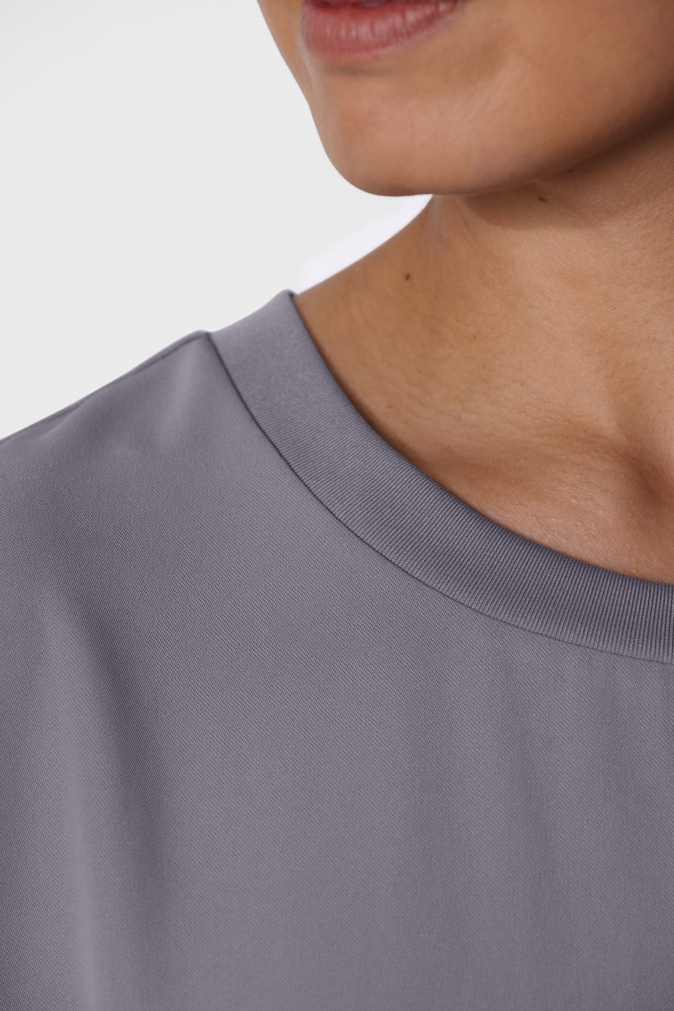 Women's No.45 Short Sleeve Crew Neck Waist Tie Scrub Top in PerformaCREPE