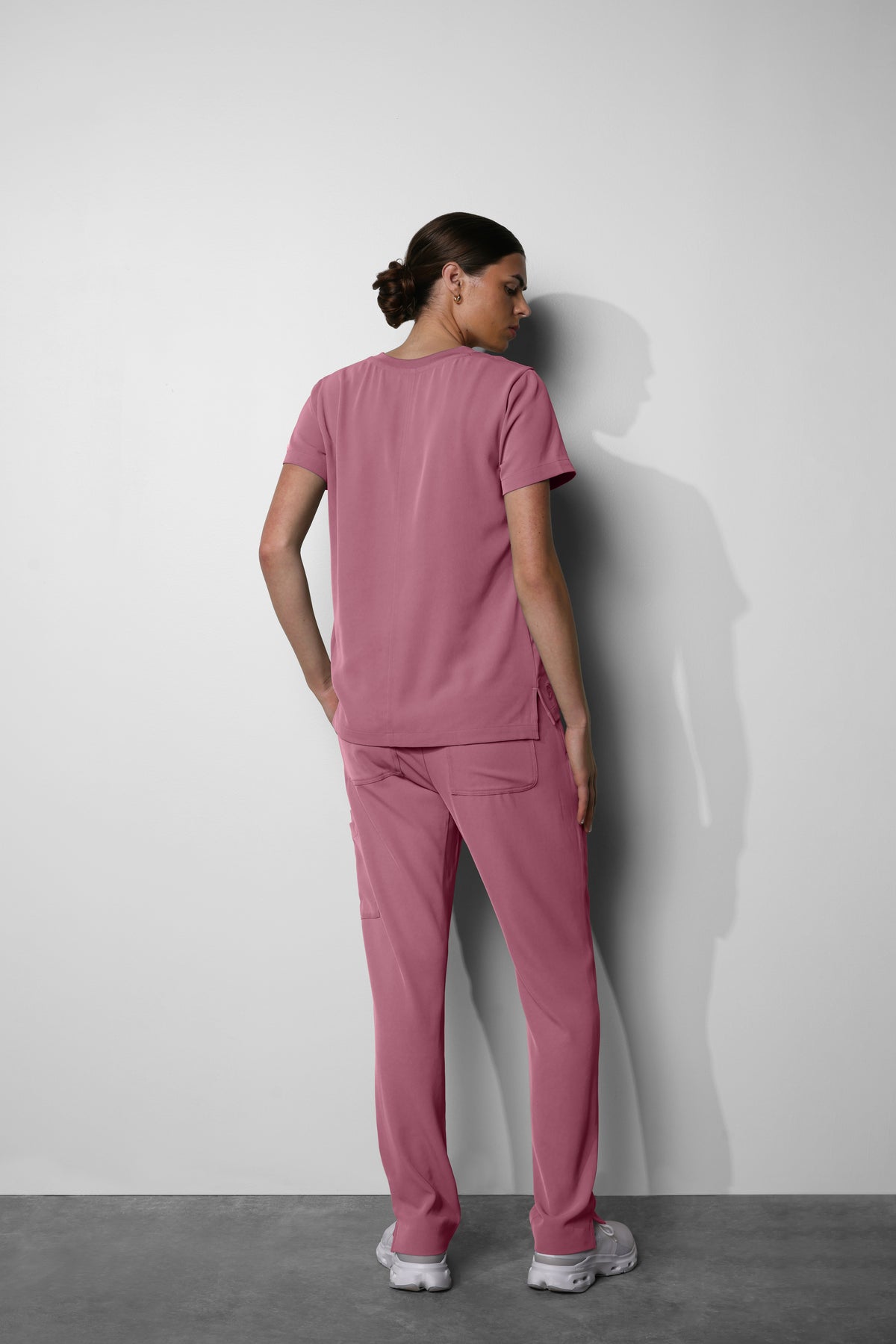 Women's No.10 Short Sleeve V-Neck 1 Pocket Scrub Top in PerformaCREPE