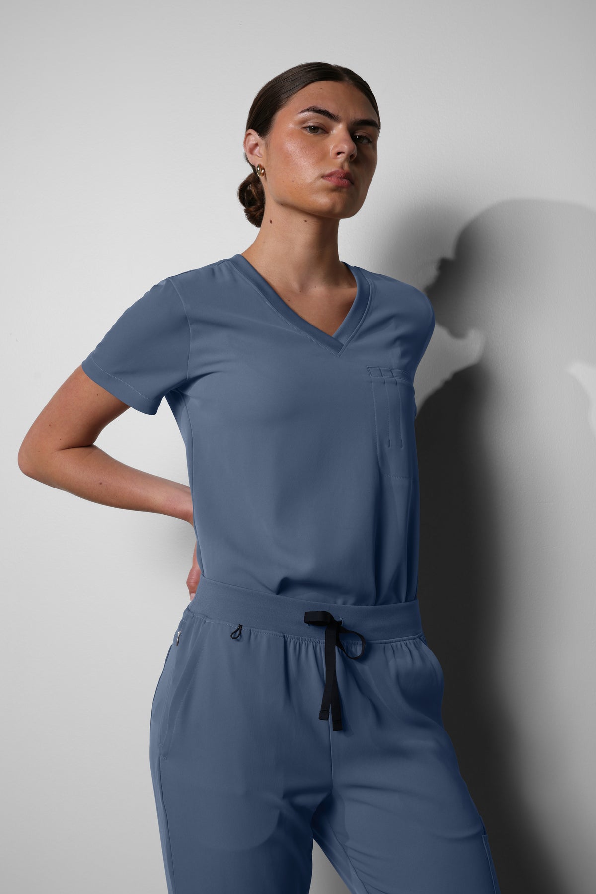 Women's No.10 Short Sleeve V-Neck 1 Pocket Scrub Top in PerformaCREPE