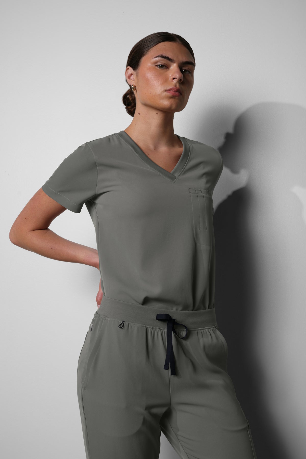 Women's No.10 Short Sleeve V-Neck 1 Pocket Scrub Top in PerformaCREPE