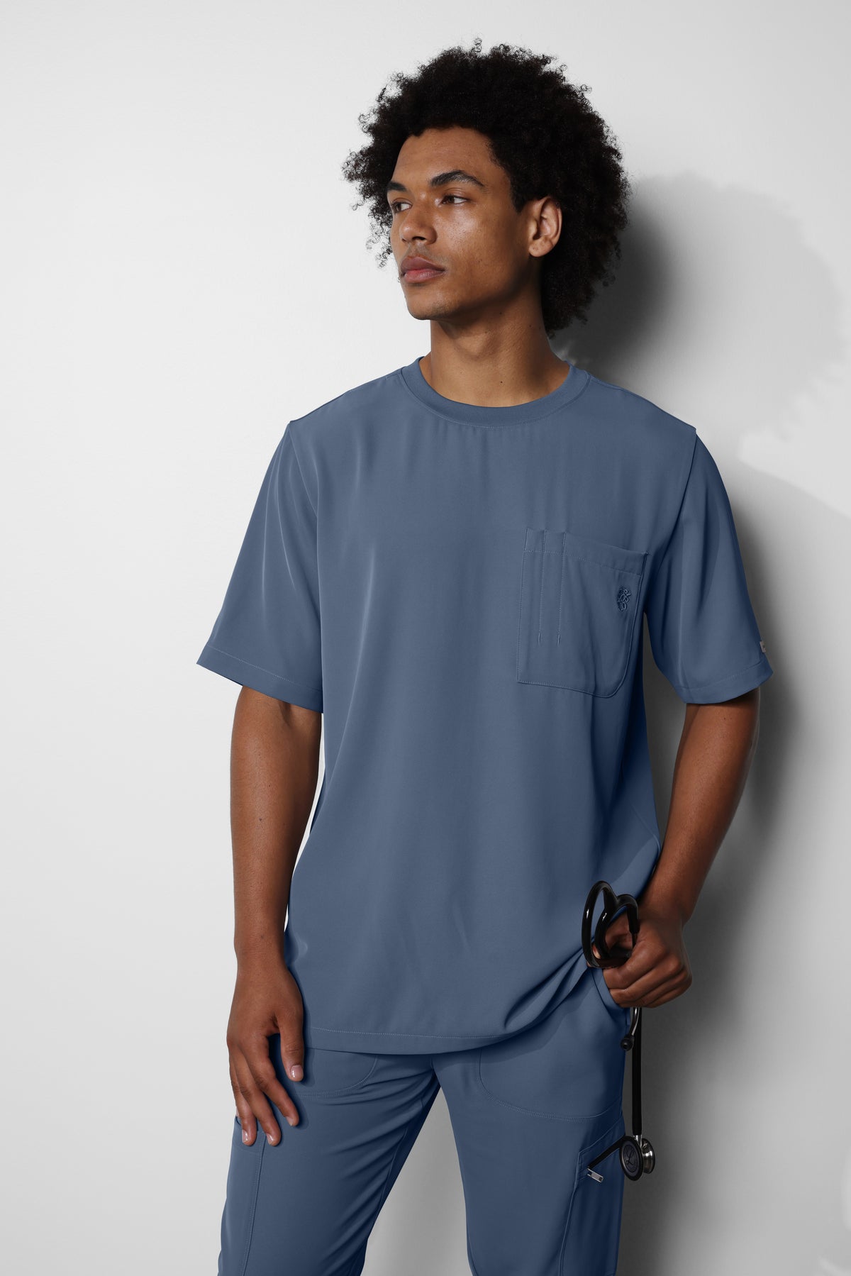 Men's No.17 Short Sleeve Crew Neck 1 Pocket Scrub Top in PerformaCREPE