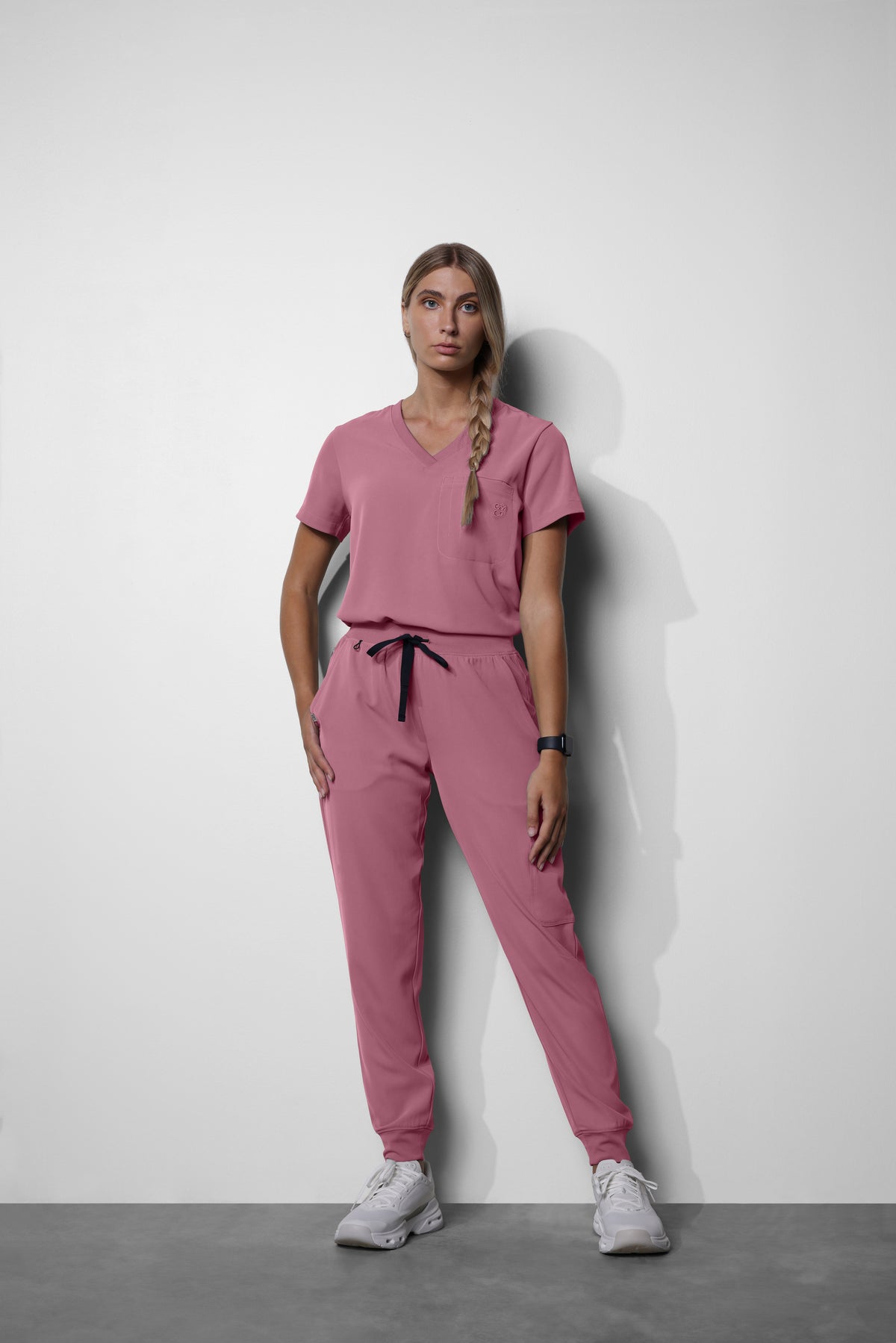 Women's No.10 Short Sleeve V-Neck 1 Pocket Scrub Top in PerformaCREPE