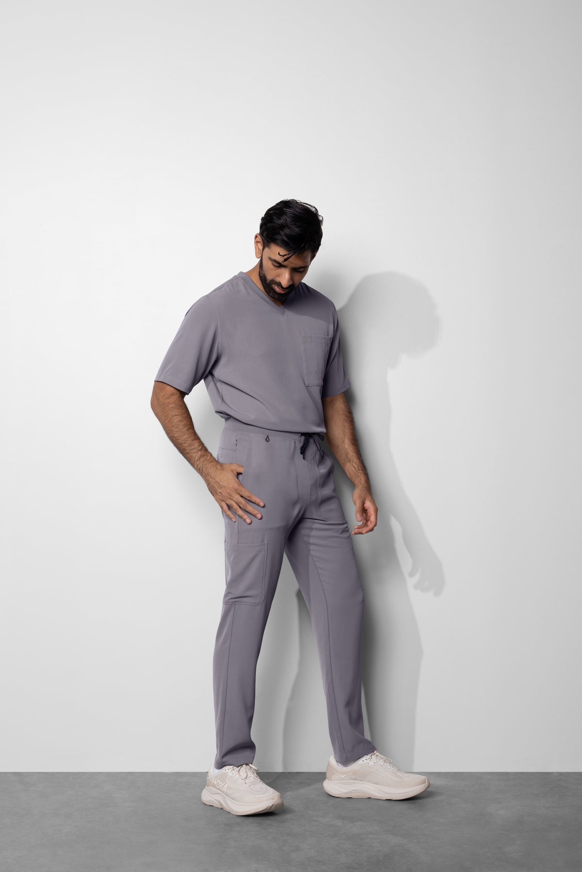 Men's No.18 Straight Leg 7 Pocket Cargo Scrub Pant in PerformaCREPE