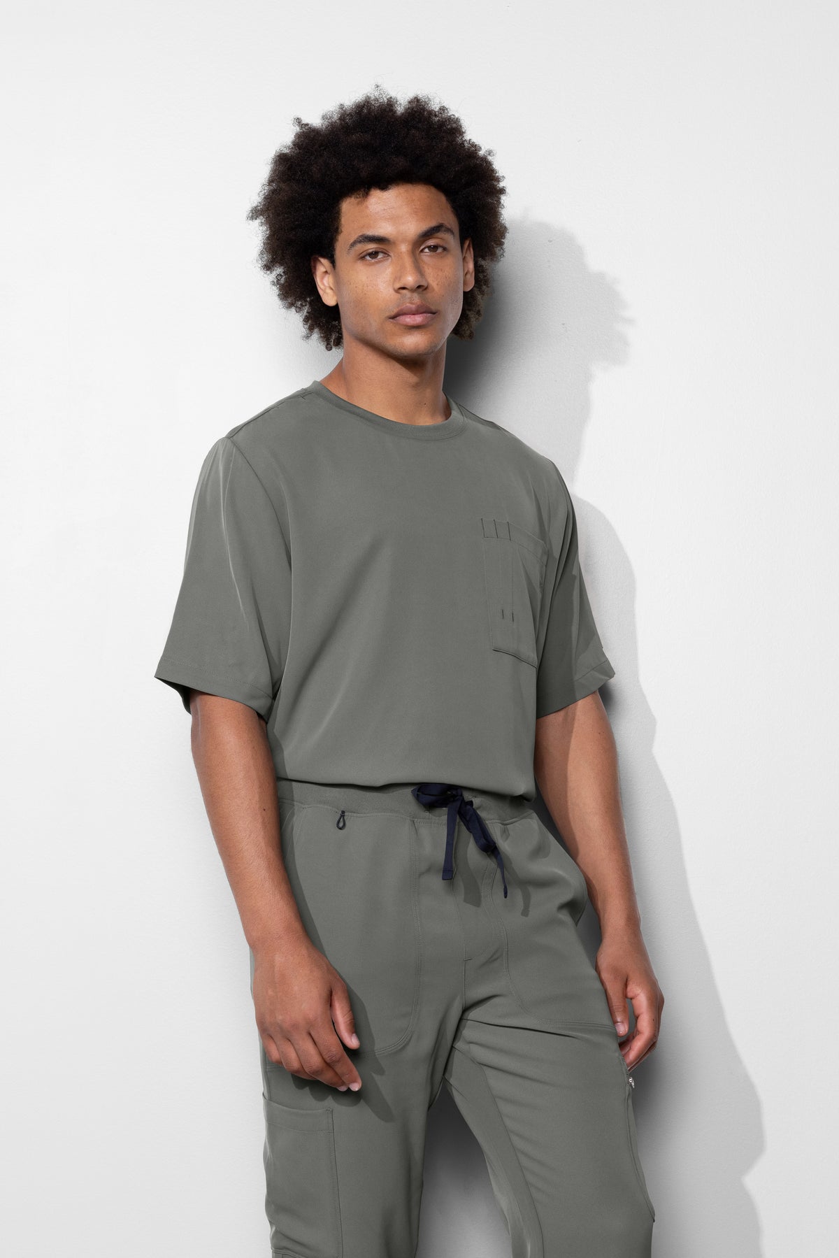 Men's No.17 Short Sleeve Crew Neck 1 Pocket Scrub Top in PerformaCREPE