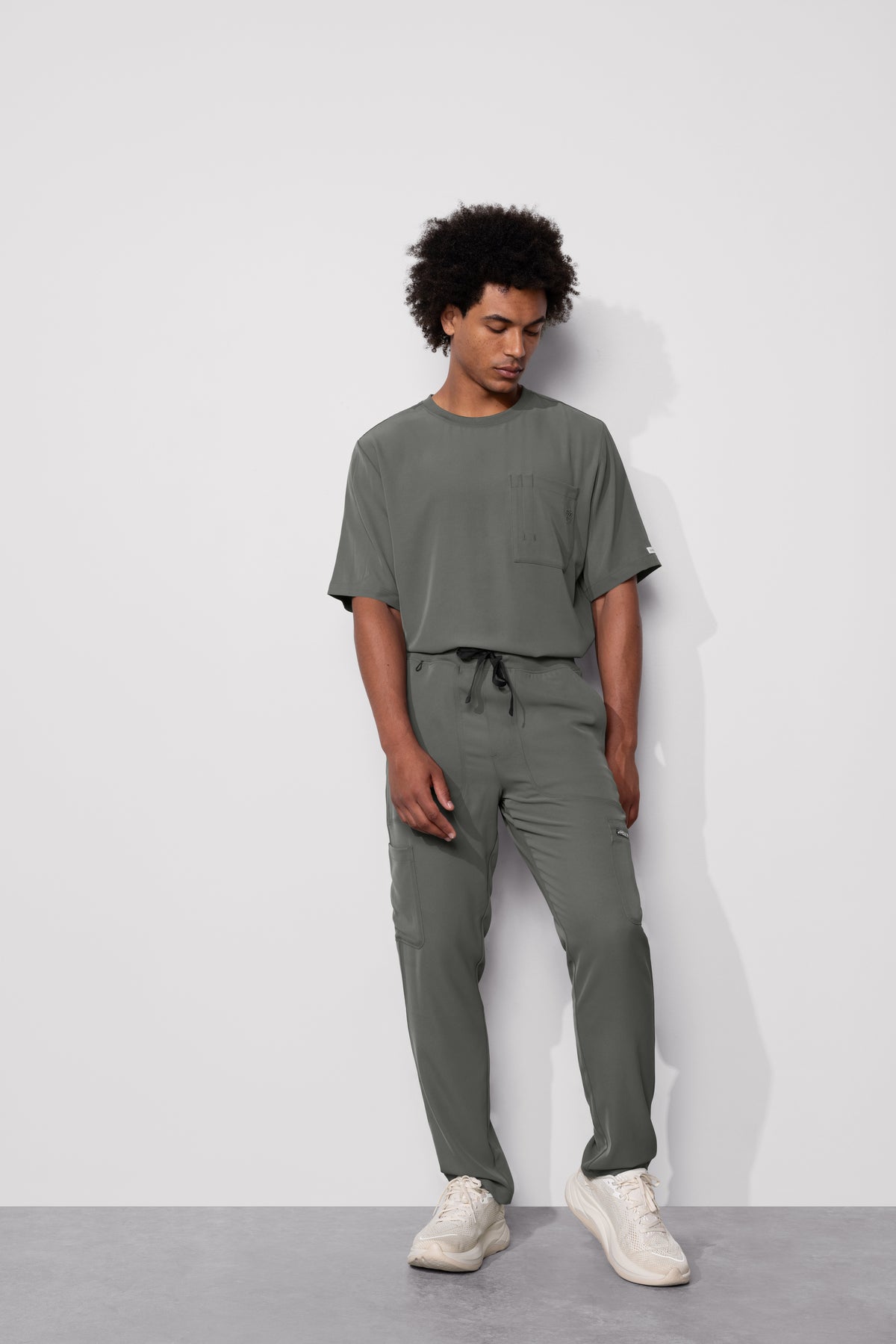 Men's No.17 Short Sleeve Crew Neck 1 Pocket Scrub Top in PerformaCREPE