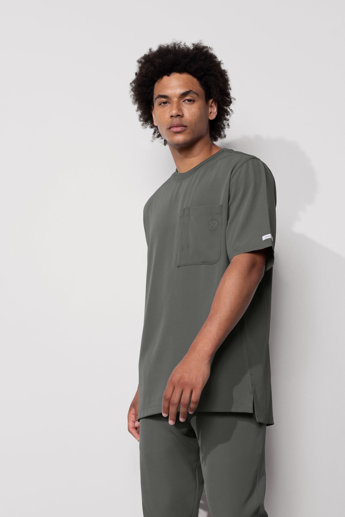 Men's No.17 Short Sleeve Crew Neck 1 Pocket Scrub Top in PerformaCREPE