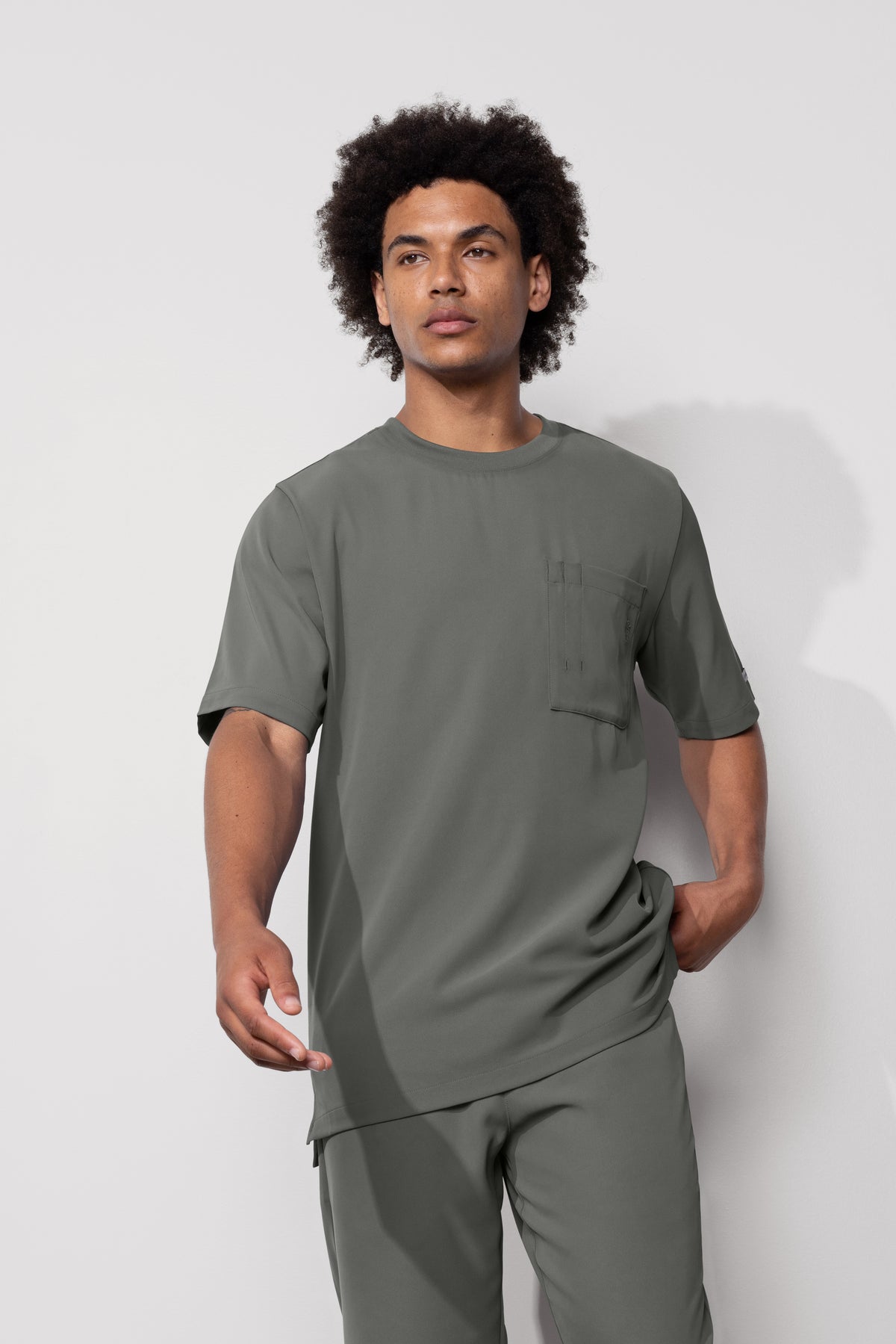 Men's No.17 Short Sleeve Crew Neck 1 Pocket Scrub Top in PerformaCREPE