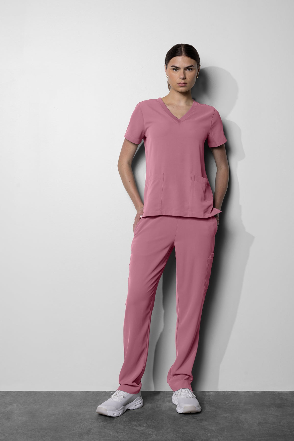 Women's No.13 Slim Straight Leg 7 Pocket Scrub Pant in PerformaCREPE