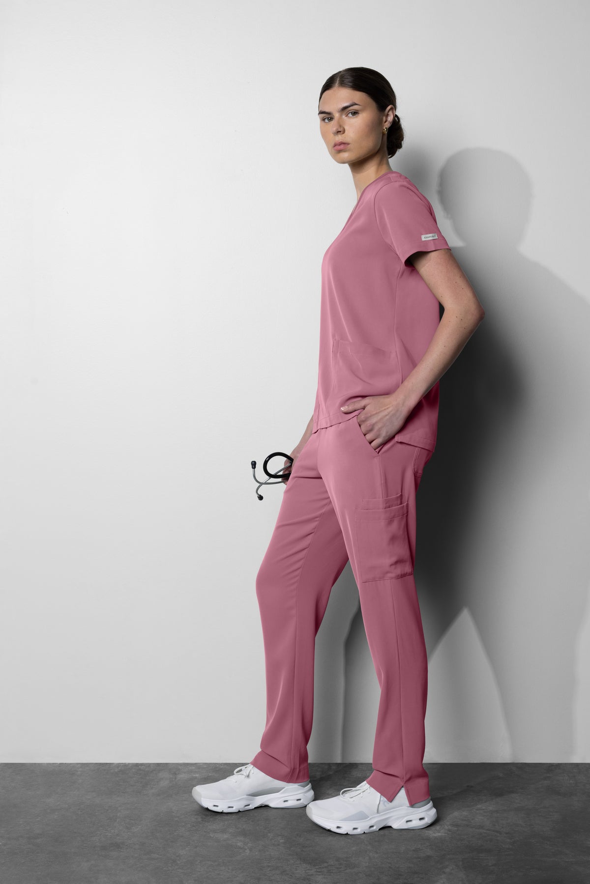 Women's No.13 Slim Straight Leg 7 Pocket Scrub Pant in PerformaCREPE