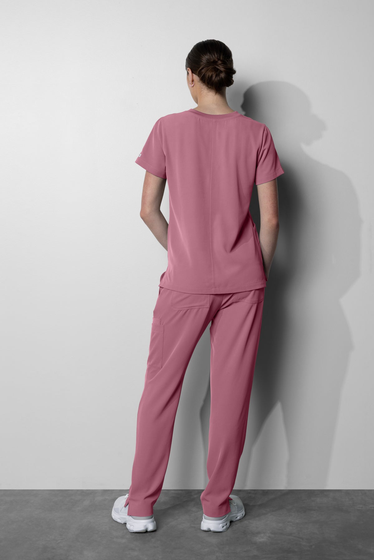 Women's No.13 Slim Straight Leg 7 Pocket Scrub Pant in PerformaCREPE
