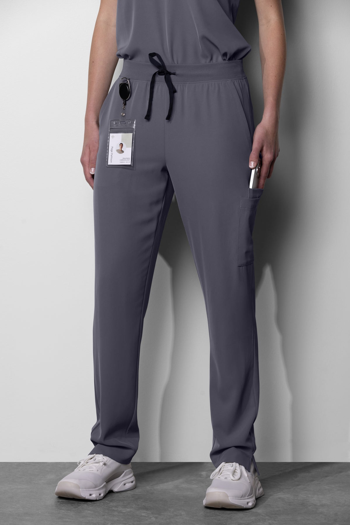 Women's No.13 Slim Straight Leg 7 Pocket Scrub Pant in PerformaCREPE