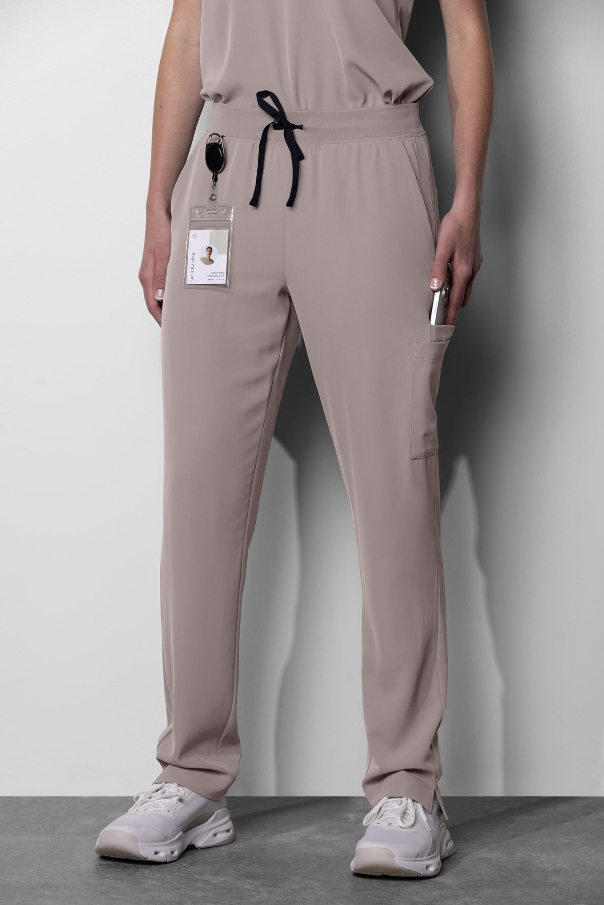 Women's No.13 Slim Straight Leg 7 Pocket Scrub Pant in PerformaCREPE