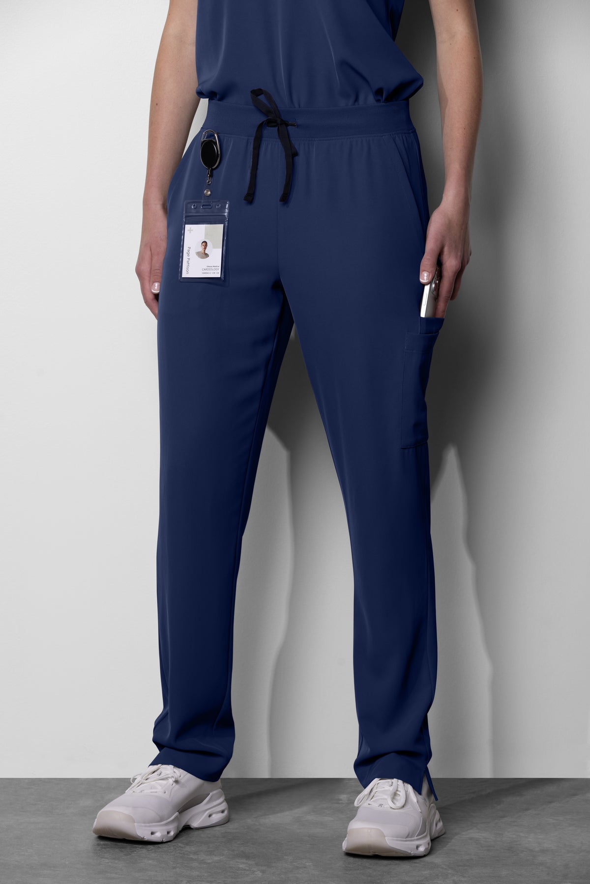 Women's No.13 Slim Straight Leg 7 Pocket Scrub Pant in PerformaCREPE
