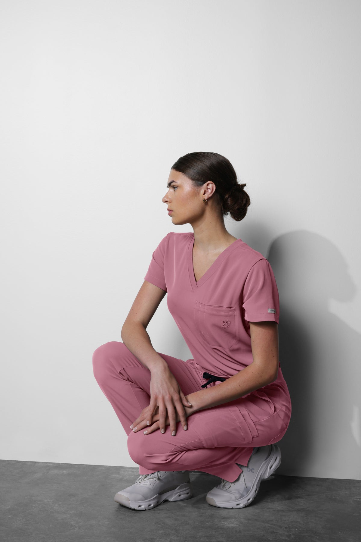 Women's No.13 Slim Straight Leg 7 Pocket Scrub Pant in PerformaCREPE