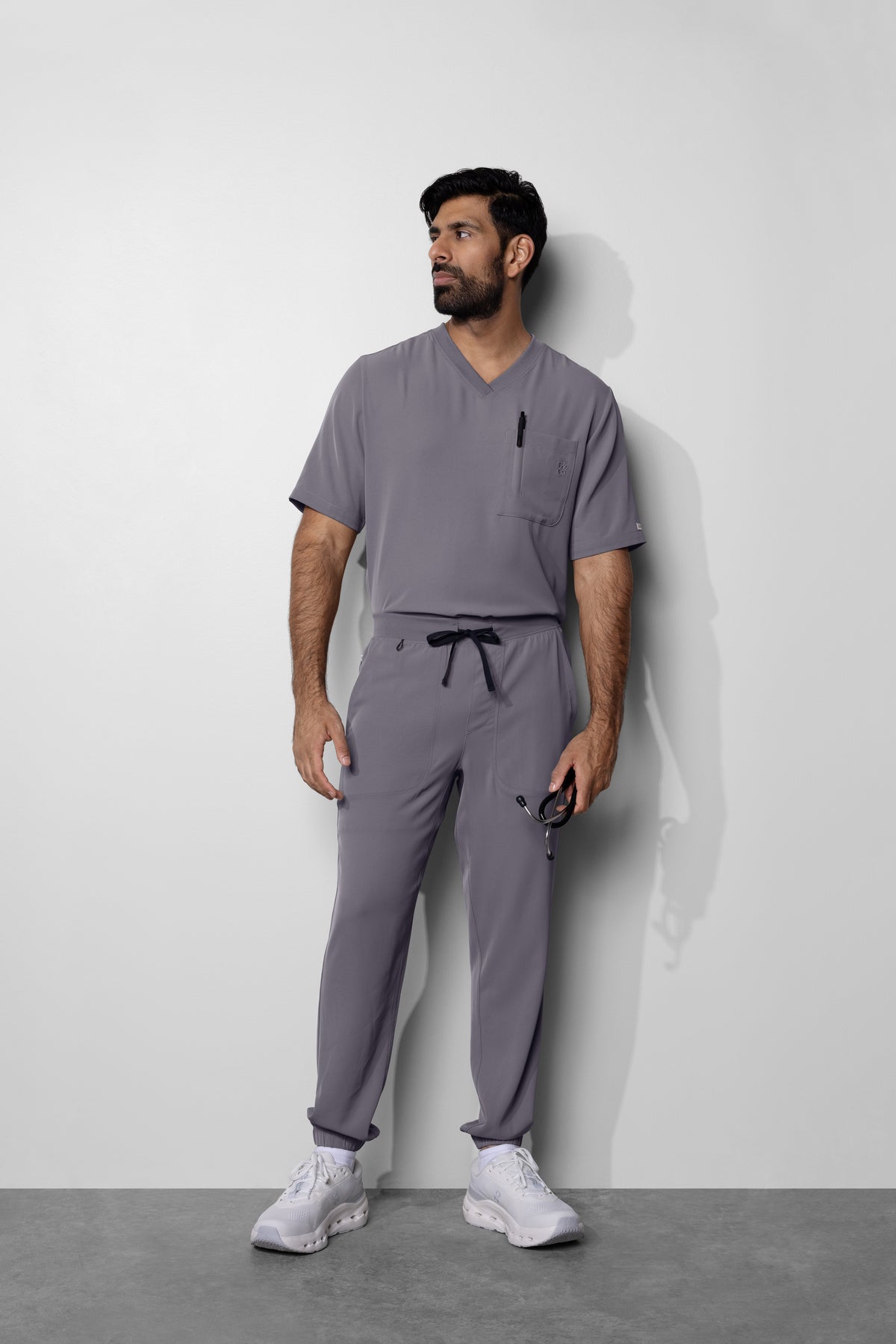 Men's No.16 Short Sleeve V-Neck 1 Pocket Scrub Top in PerformaCREPE