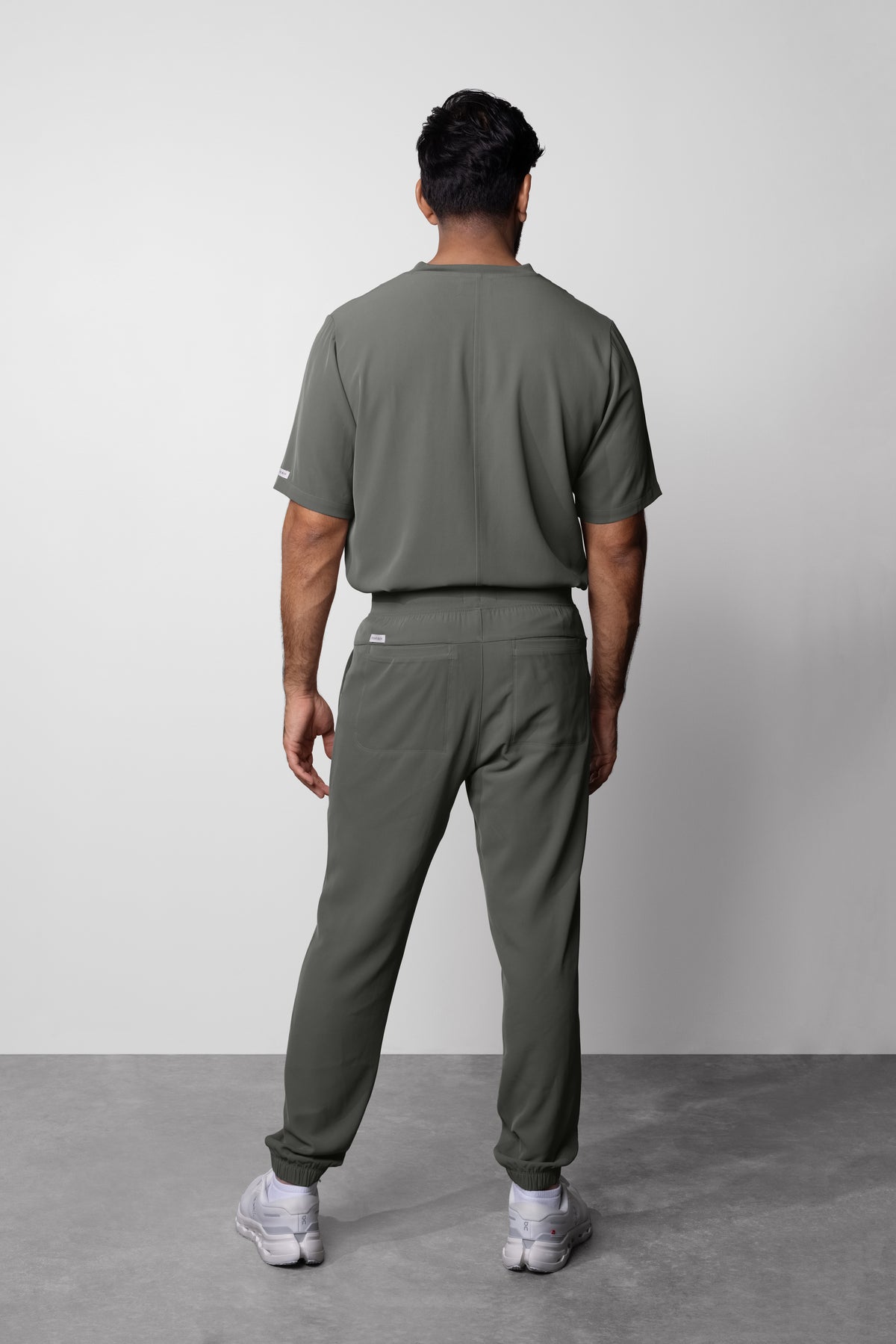 Men's No.17 Short Sleeve Crew Neck 1 Pocket Scrub Top in PerformaCREPE