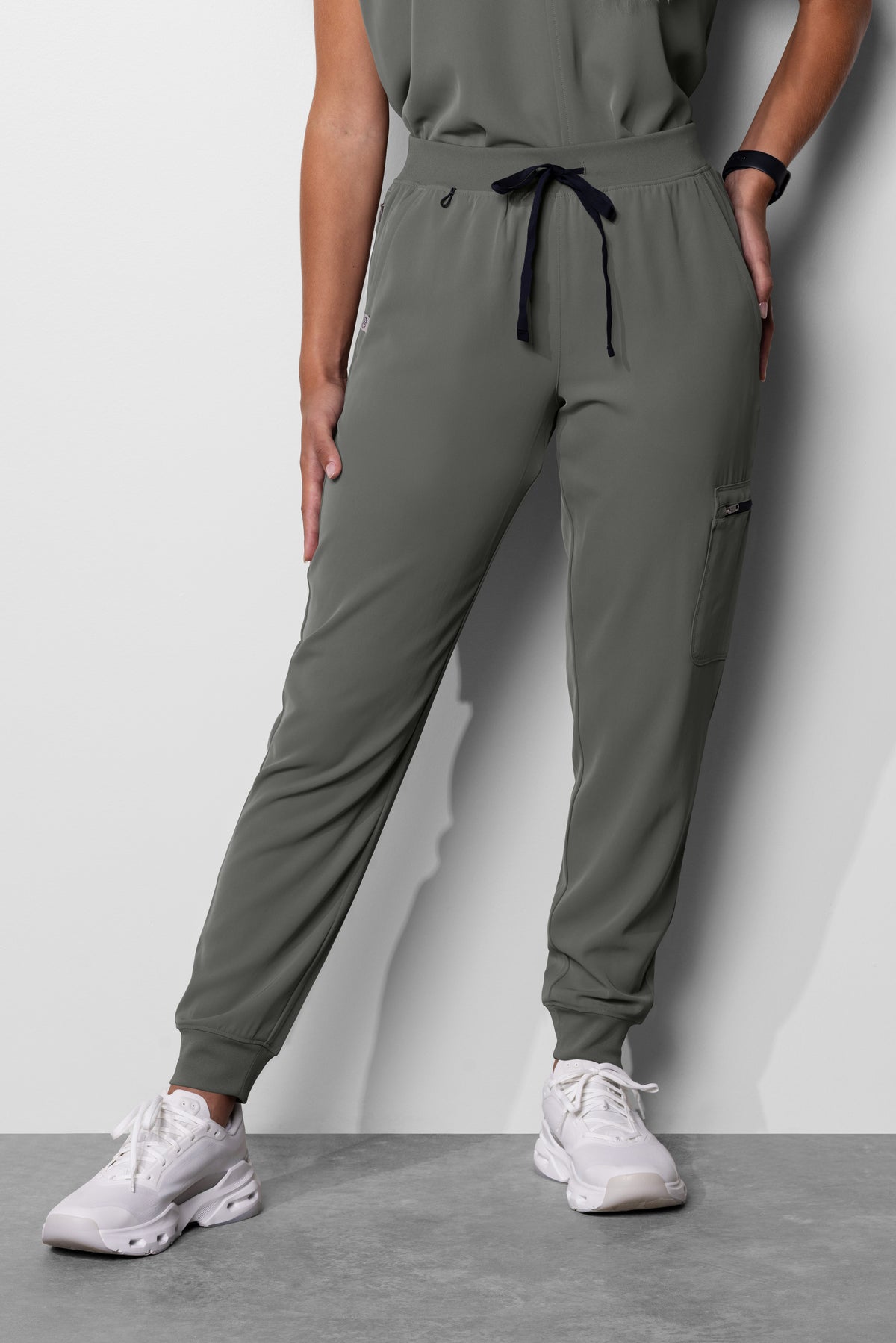 Women's No.14 Jogger 5 Pocket Scrub Pant in PerformaCREPE