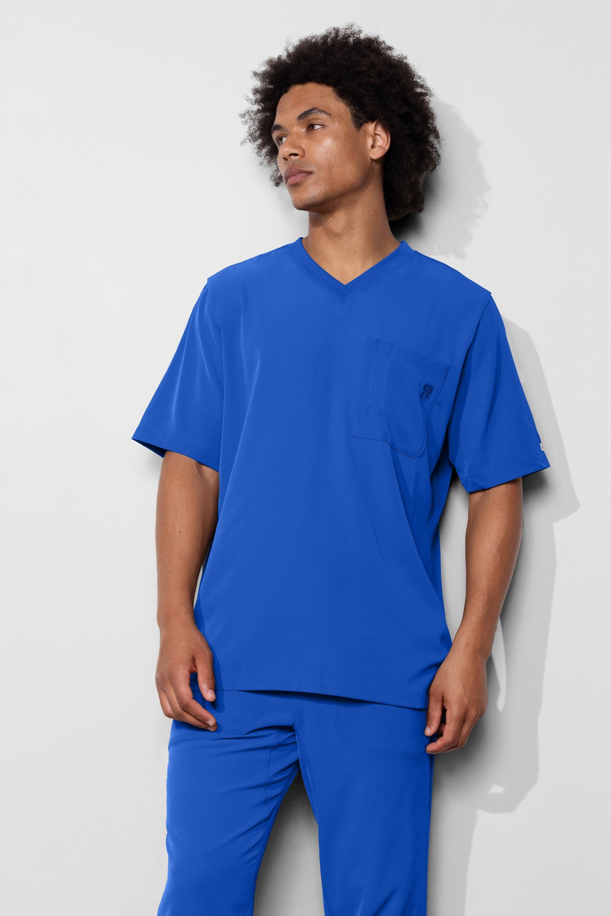 Men's No.16 Short Sleeve V-Neck 1 Pocket Scrub Top in PerformaCREPE