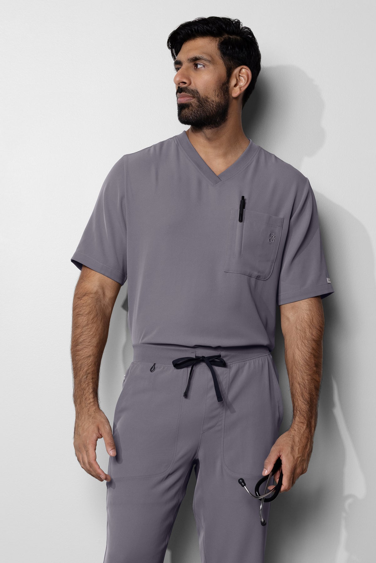 Men's No.16 Short Sleeve V-Neck 1 Pocket Scrub Top in PerformaCREPE