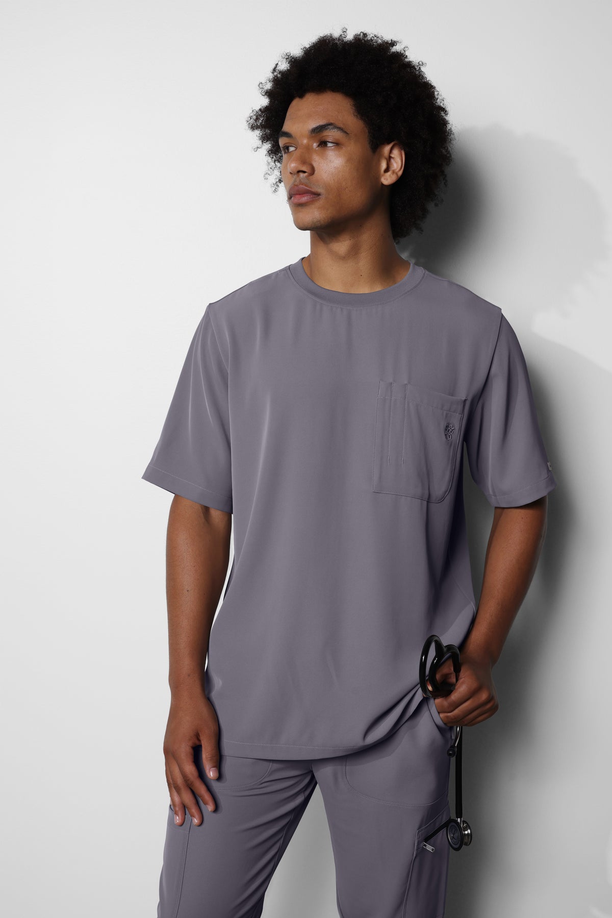 Men's No.17 Short Sleeve Crew Neck 1 Pocket Scrub Top in PerformaCREPE