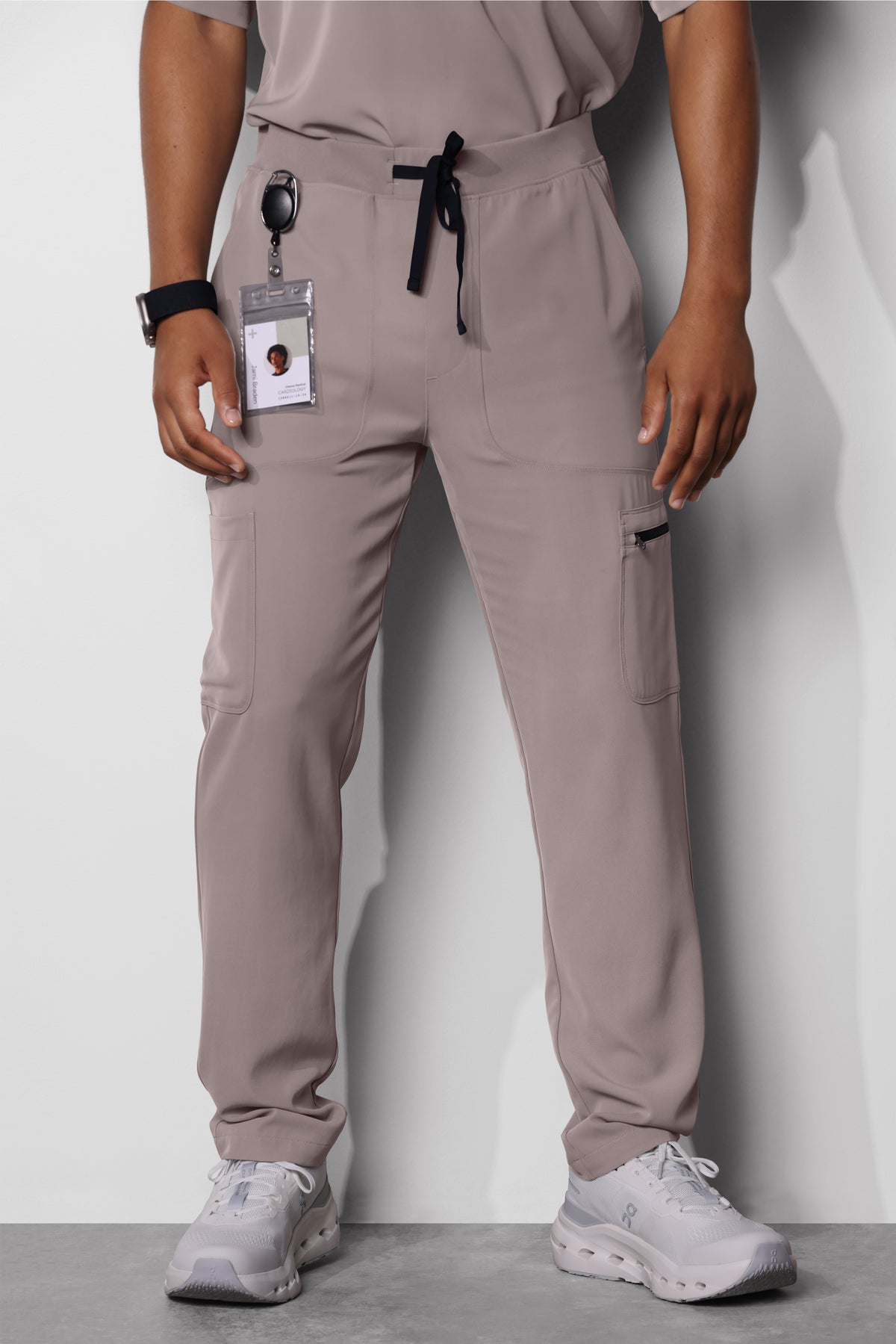 Men's No.18 Straight Leg 7 Pocket Cargo Scrub Pant in PerformaCREPE