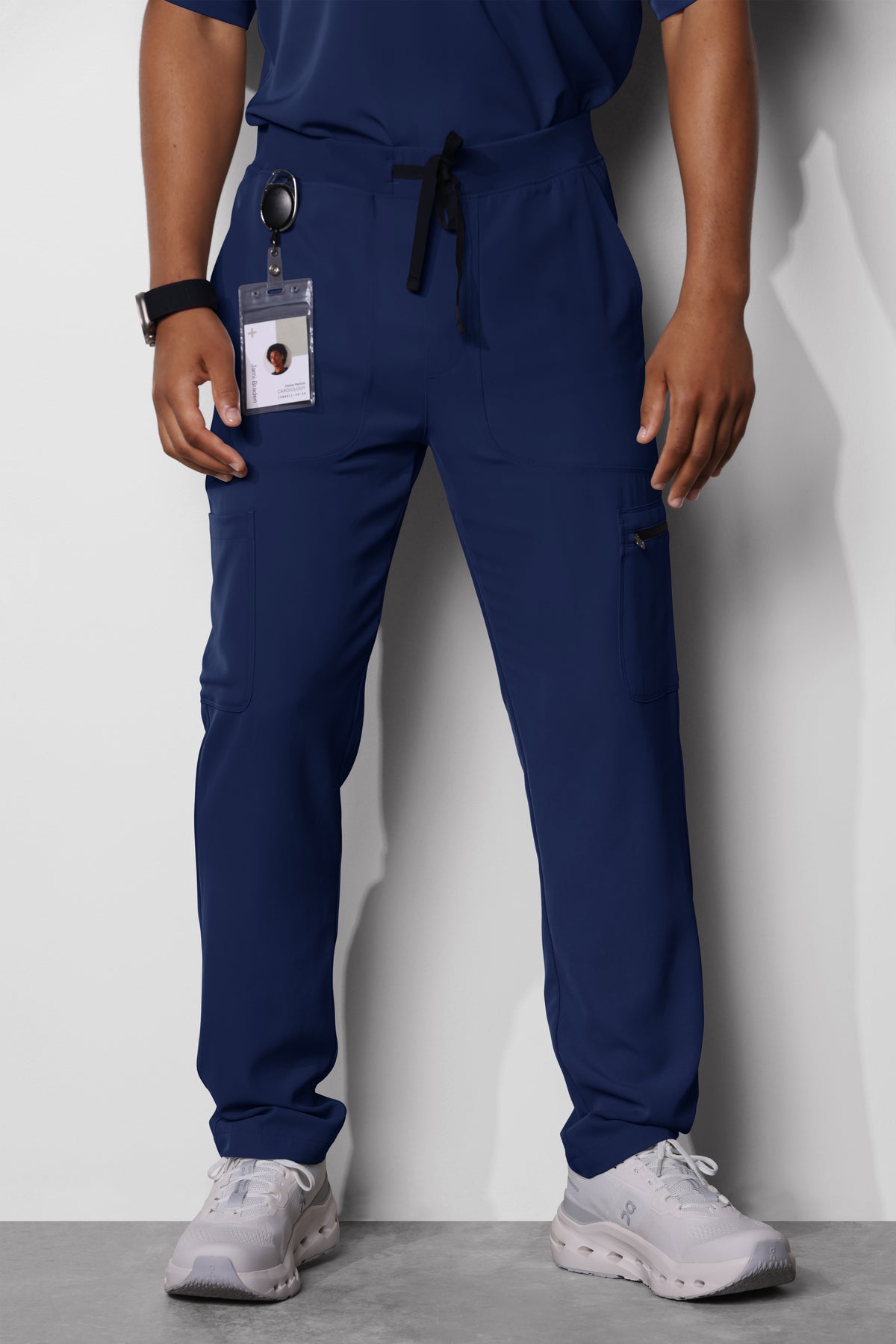 Men's No.18 Straight Leg 7 Pocket Cargo Scrub Pant in PerformaCREPE
