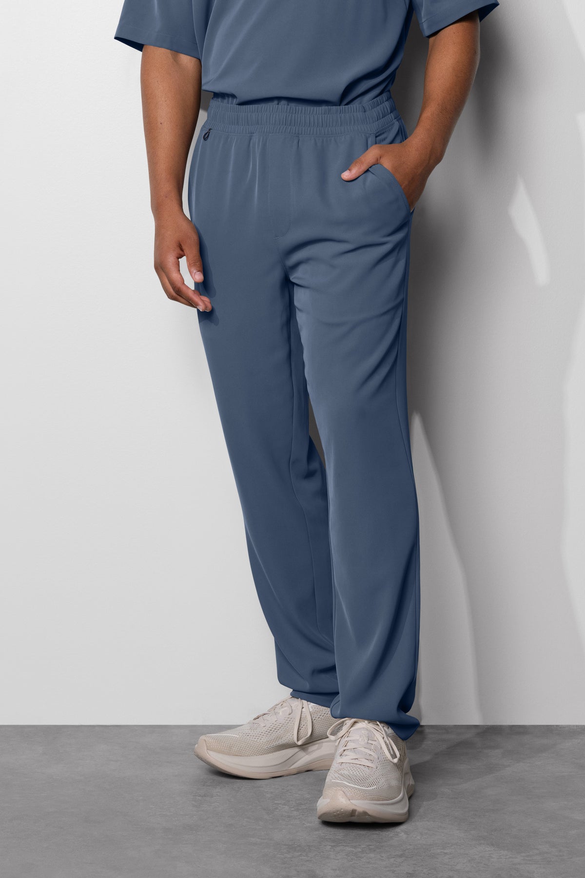 Men's No.19 Straight Leg 5 Pocket Scrub Pant in PerformaCREPE