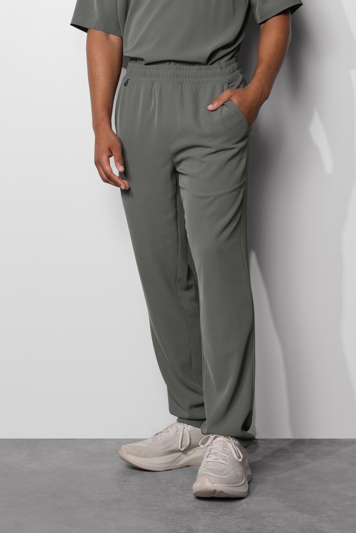 Men's No.19 Straight Leg 5 Pocket Scrub Pant in PerformaCREPE