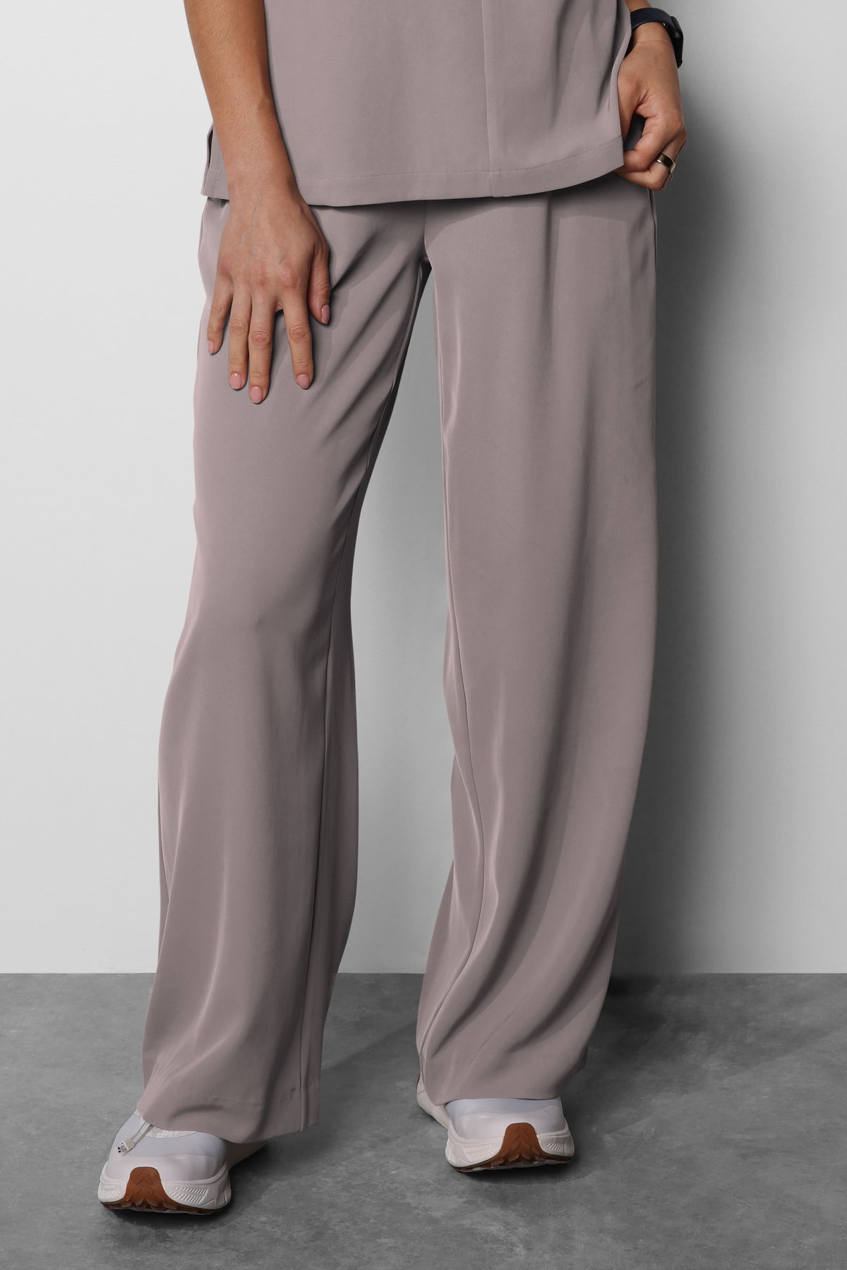 Women's No.39 Wide Leg Scrub Pant in PerformaCREPE