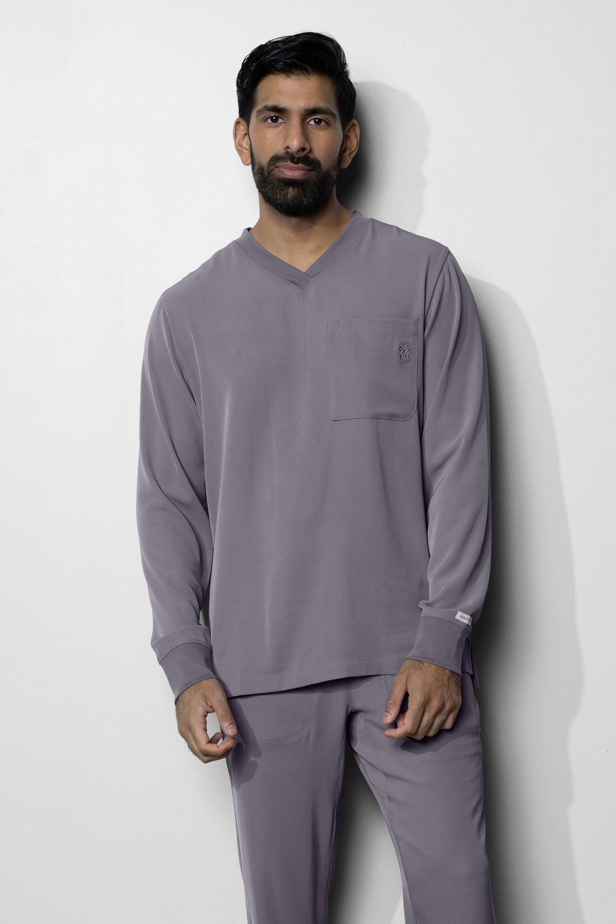 Men's No.47 Long Sleeve V-Neck 1 Pocket Scrub Top in PerformaCREPE
