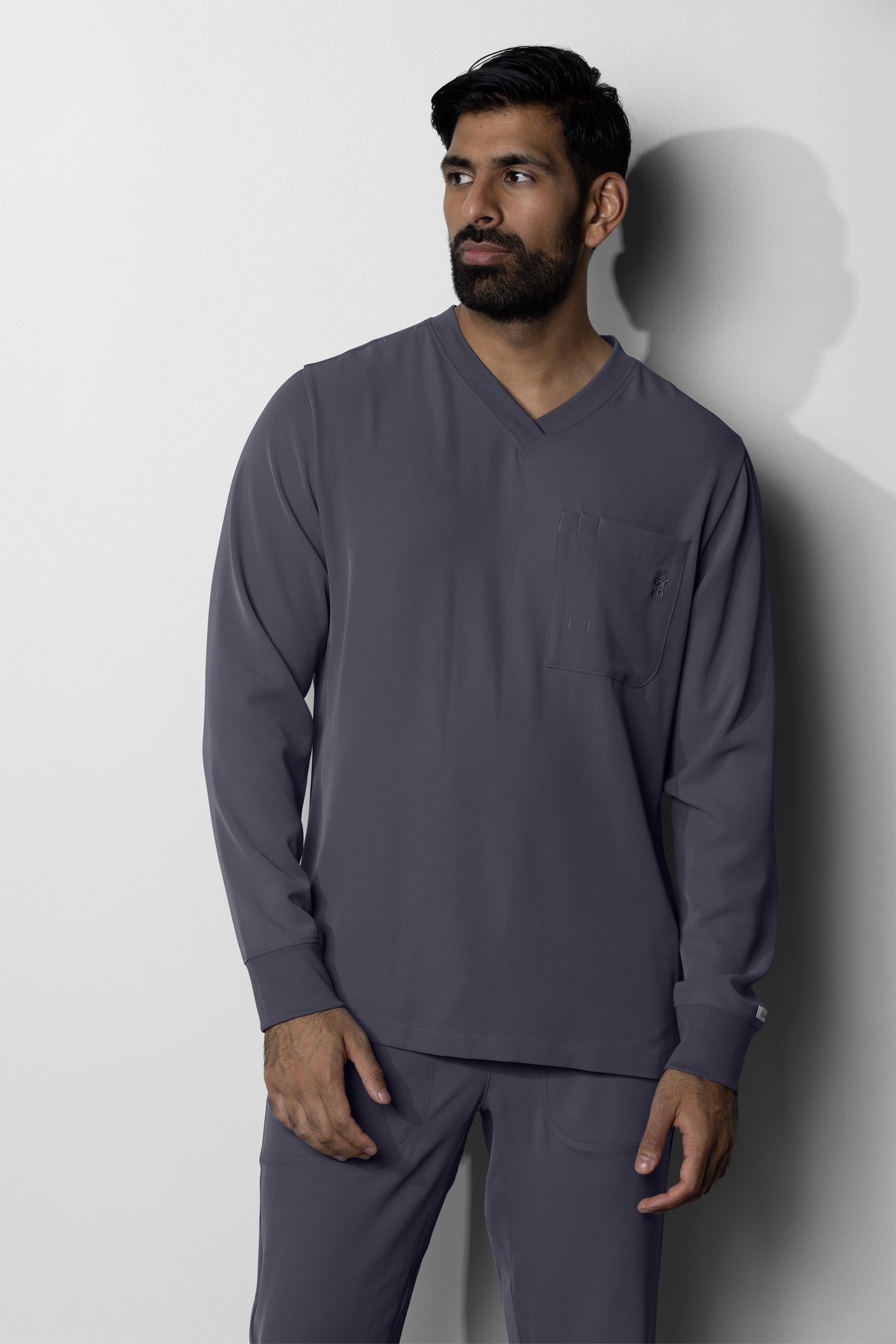 Men's No.47 Long Sleeve V-Neck 1 Pocket Scrub Top in PerformaCREPE
